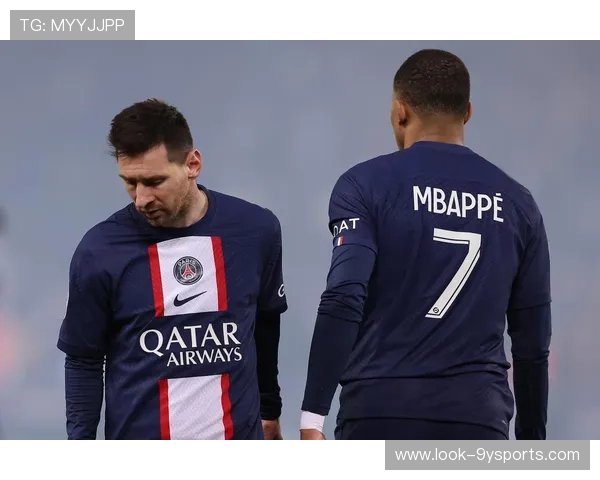 梅西重返巴萨引爆球迷热议 巴黎圣日耳曼正式宣布合同终止